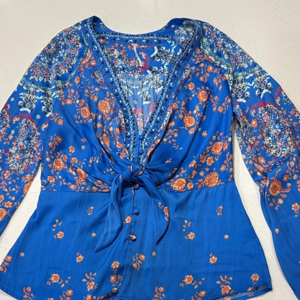 Free People Run Satin Floral V-Neck Long Sleeve Blouse Blue Size L Boho Chic Top